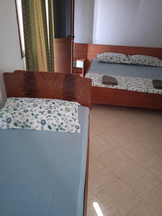 Hotel Moris Kryemëdhej 外观 照片
