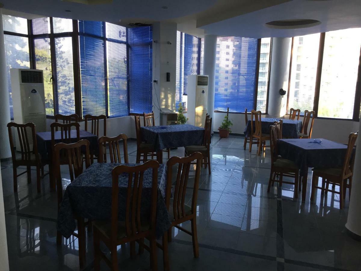 Hotel Moris Kryemëdhej 外观 照片
