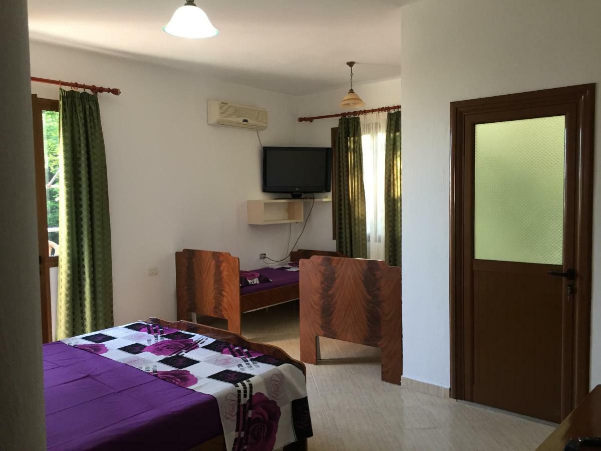 Hotel Moris Kryemëdhej 外观 照片