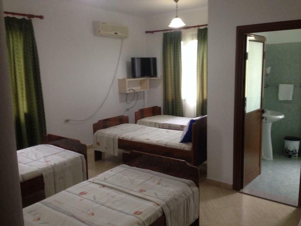 Hotel Moris Kryemëdhej 外观 照片