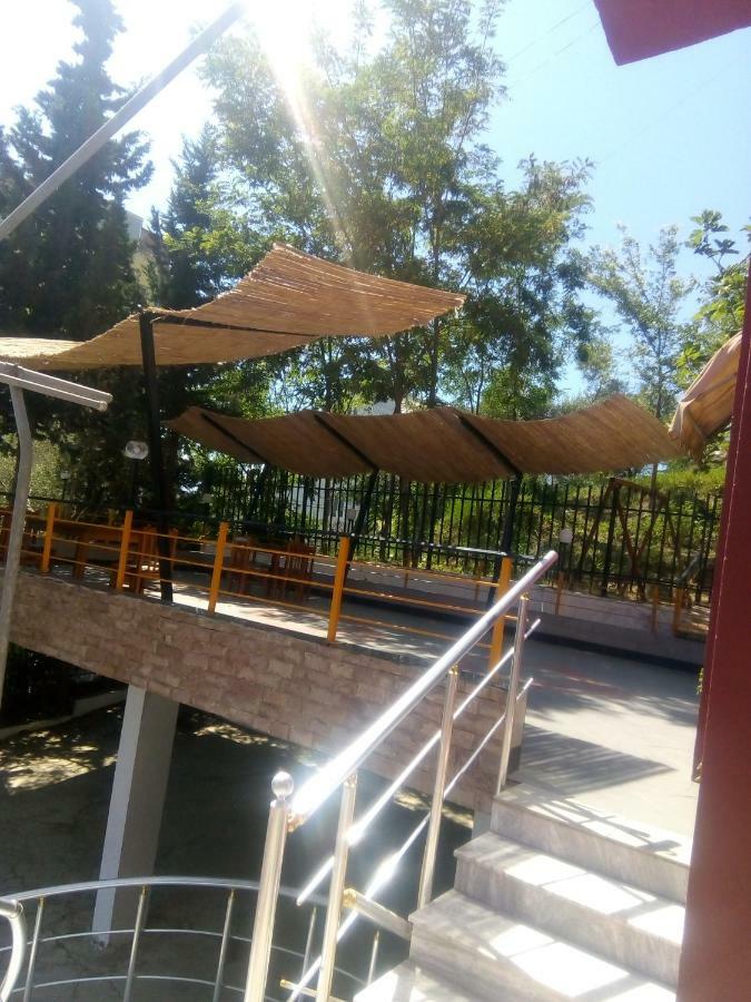 Hotel Moris Kryemëdhej 外观 照片